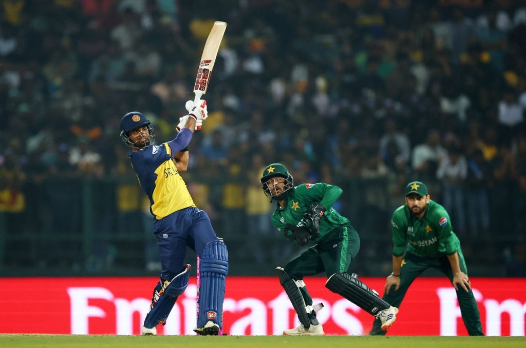 ম্যাচ শেষ হওয়ার আগেই বিশ্বকাপ থেকে বাদ পাকিস্তান