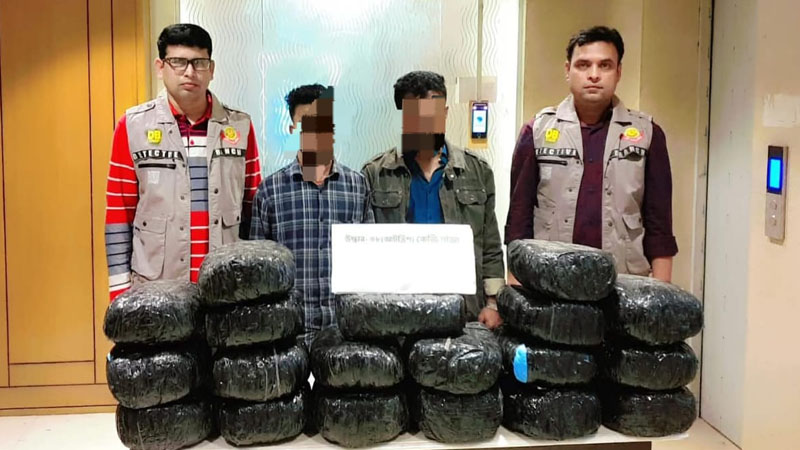 ৩৮ কেজি গাঁজা, কাভার্ড ভ্যানসহ ২ মাদক কারবারি গ্রেপ্তার