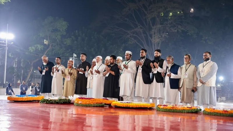 প্রথমবার শহীদ মিনারে ফুল দিলেন জামায়াত আমির