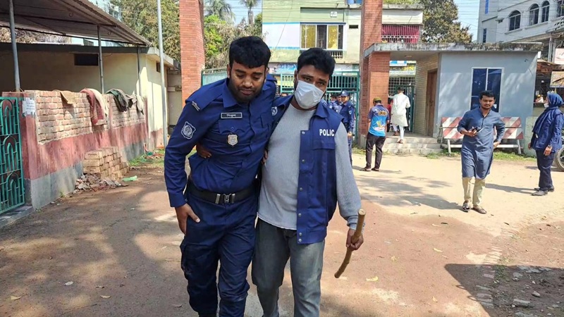 ঝিনাইদহে বিএনপি নেতার সভায় সংঘর্ষ, পুলিশসহ আহত ১০
