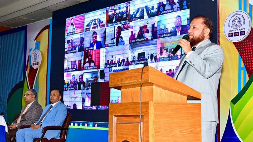 দায়িত্বরত পুলিশদের ভোট নিয়ে অনলাইনে কিছু প্রকাশে নিষেধাজ্ঞা