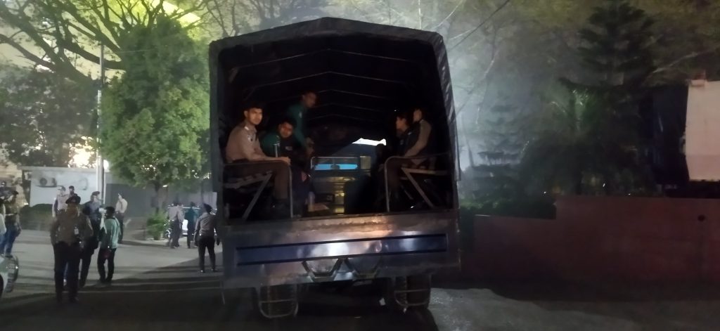 ব্যবসায়ীর বাসায় গুলি: অপরাধী ধরতে চট্টগ্রামে পুলিশের ‘এস ড্রাইভ’