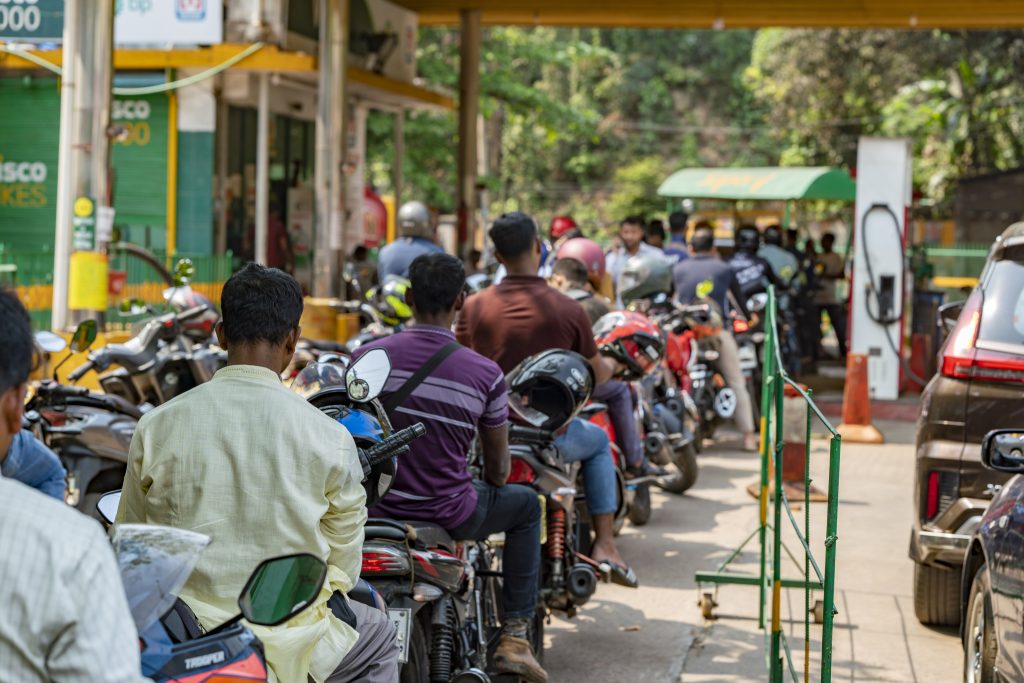 ঈদ শেষে চট্টগ্রামে তেলের সংকট
