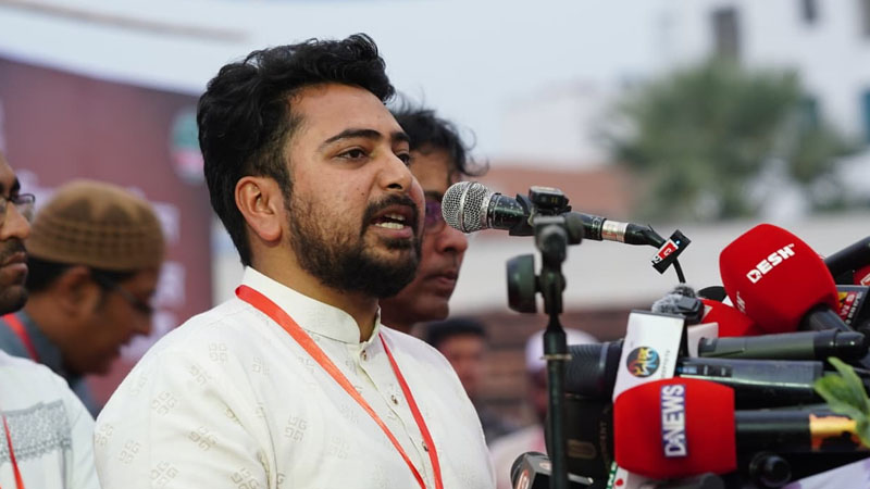 সংবিধান সংস্কার পরিষদের শপথ না হলে সোচ্চার হতে হবে: নাহিদ