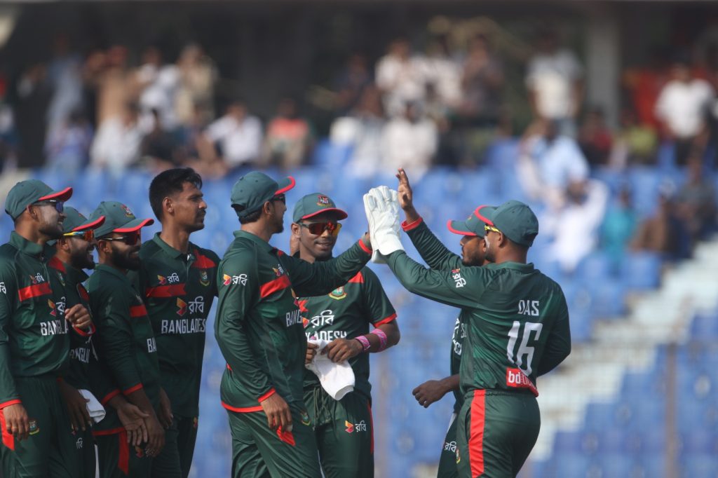 শান্তর সেঞ্চুরি, মোস্তাফিজের ফাইফারে সিরিজ জয় বাংলাদেশের