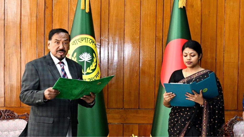 শপথ নিলেন নুসরাত তাবাসসুম
