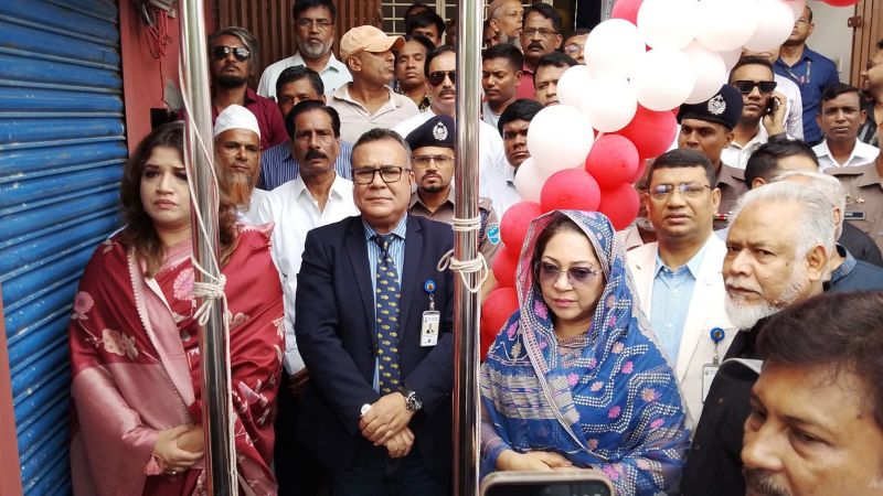 বক্তৃতা দিতে দাঁড়িয়ে চেয়ার হারালেন প্রতিমন্ত্রী!