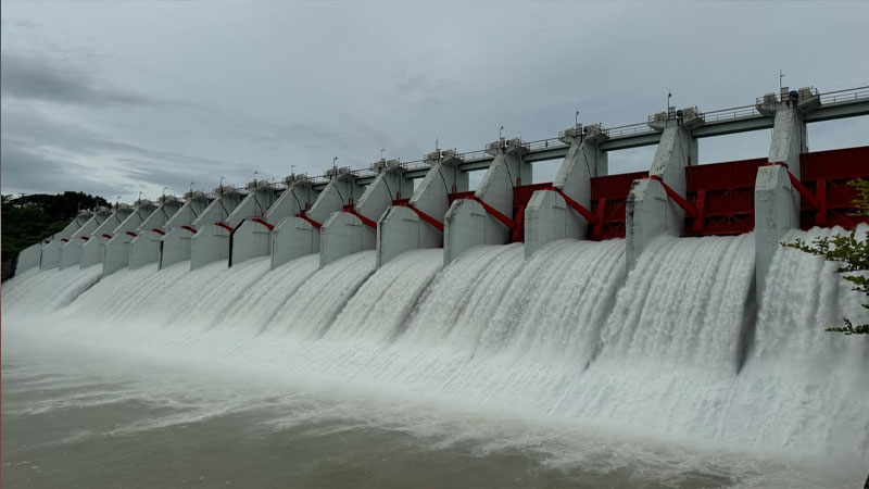 খুলে দেওয়া হয়েছে কাপ্তাই বাঁধের ১৬টি জলকপাট