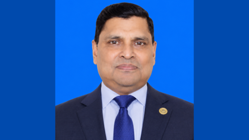 নৌবাহিনী প্রধান হলেন রিয়ার এডমিরাল খোন্দকার মিসবাহ উল আজীম