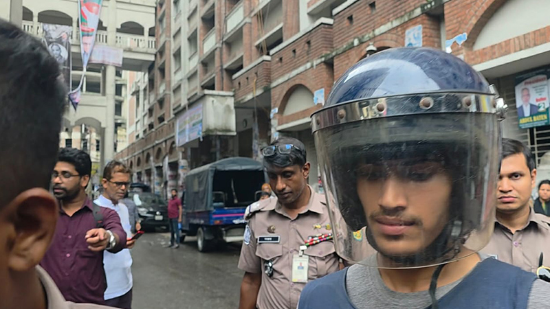 ফাতাহ কমব্যাটে সম্পৃক্ততার অভিযোগে গ্রেপ্তার তাহসীন কারাগারে