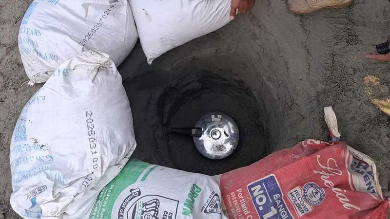 আশুলিয়ায় ফেলে যাওয়া ব্যাগ থেকে শক্তিশালী বোমা উদ্ধার