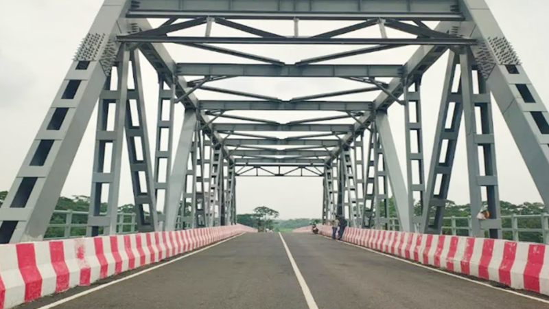 বাকেরগঞ্জের গোমা সেতুর নাট-বল্টু খুলে নিয়েছে দুর্বৃত্তরা, উদ্বেগ
