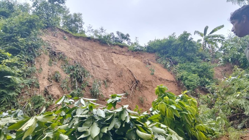 রোহিঙ্গা ক্যাম্পে মাদ্রাসার দেয়াল ধসে ৪ ছাত্রী নিহত