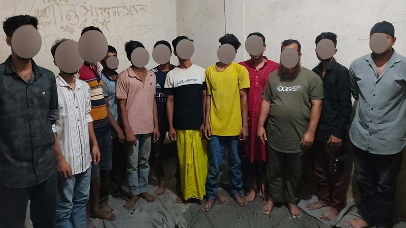 মুগদায় পুলিশের বিশেষ অভিযানে গ্রেপ্তার ১২ মুগদায় পুলিশের বিশেষ অভিযানে গ্রেপ্তার ১২ আসামি