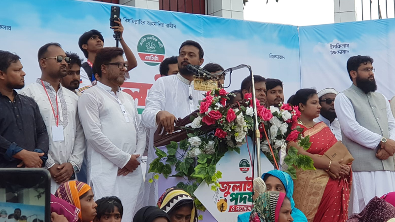 প্রধানমন্ত্রীকে লাল কার্ড ধরিয়ে দেওয়া হবে: নাসীরুদ্দীন পাটওয়ারী