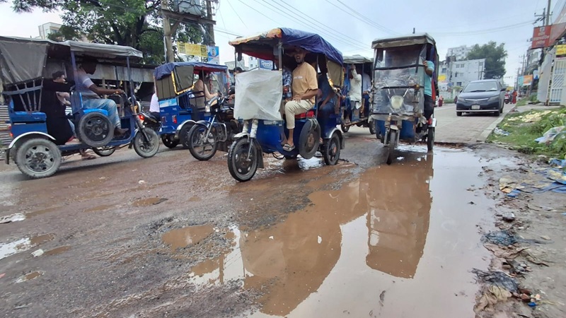 নোয়াখালীতে বছর বছর সড়ক সংস্কারের নামে ‘হরিলুট’