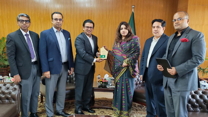 দক্ষিণ-পূর্ব এশিয়ায় রপ্তানি ও বিনিয়োগের প্রচুর সম্ভাবনা: ডিসিসিআই দক্ষিণ-পূর্ব এশিয়ায় রপ্তানি ও বিনিয়োগের সম্ভাবনা নিয়ে ডিসিসিআই ও পররাষ্ট্র মন্ত্রণালয়ের বৈঠক