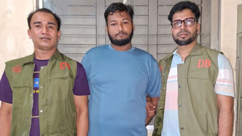 কুমিল্লায় সাংবাদিকের ওপর হামলা, প্রধান আসামি গ্রেপ্তার