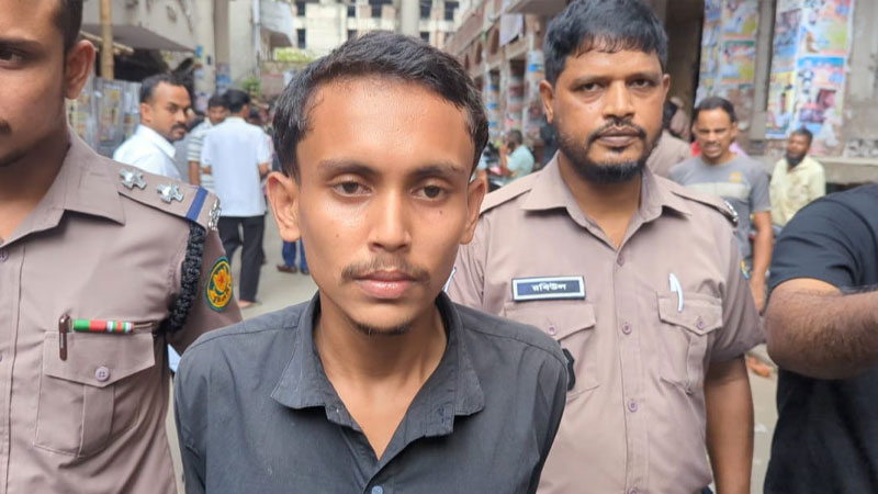 ঢামেকের চিকিৎসককে মারধর, আসামি ৫ দিনের রিমান্ডে