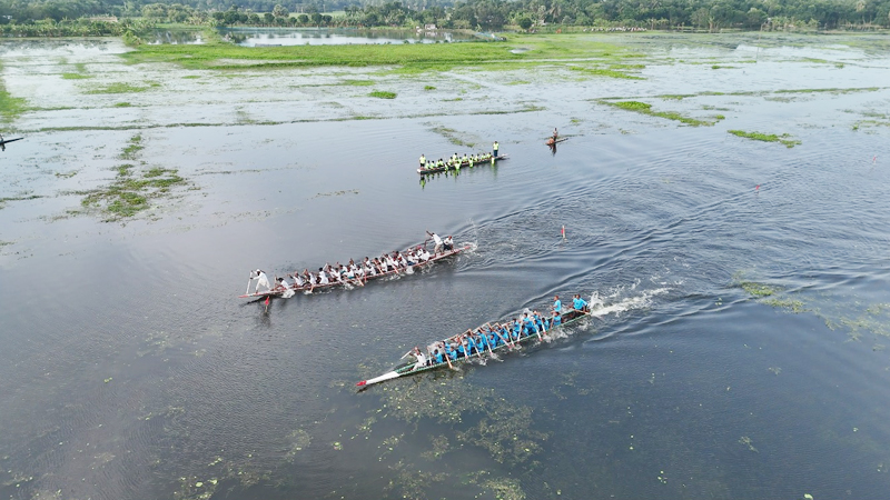 পাঁচ বছর পর নৌকা বাইচে মুখর বহলার বিল