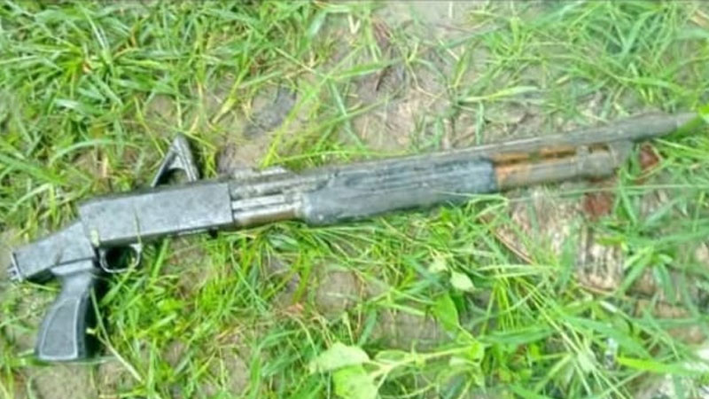 নারায়ণগঞ্জে মাছের জালে উঠে এল লুট হওয়া শর্টগান