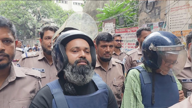 মকবুল হত্যা ও বিএনপি কার্যালয়ে হামলা: সোলায়মান ও জালাল গ্রেপ্তার