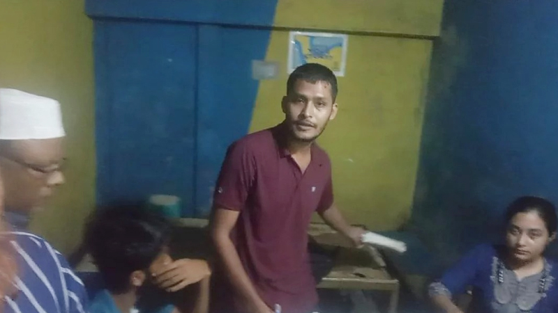 চায়ের দোকানে বসে এইচএসসি উত্তরপত্র মূল্যায়ন, বস্তাভর্তি খাতা জব্দ
