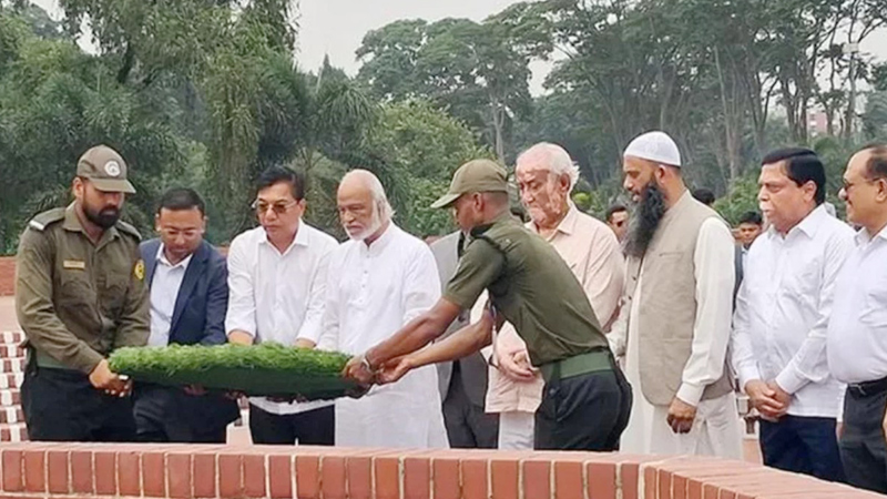 জাতীয় স্মৃতিসৌধে নবনিযুক্ত মন্ত্রী-প্রতিমন্ত্রীদের শ্রদ্ধা