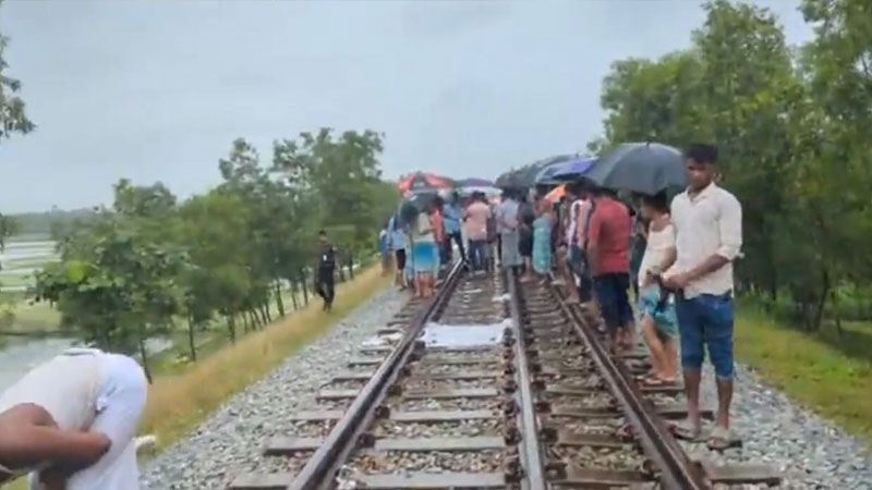 কক্সবাজারে ট্রেনে কাটা পড়ে যুবকের মৃত্যু