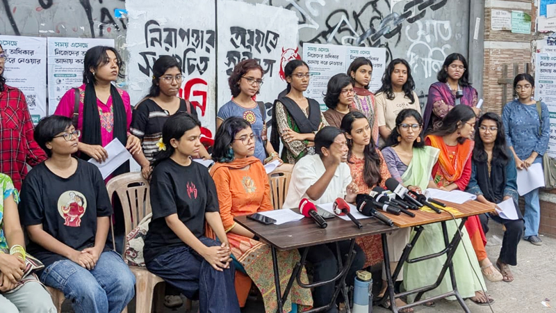 সান্ধ্য আইন সম্পূর্ণ বাতিল চায় ‘অবরোধবাসিনী’