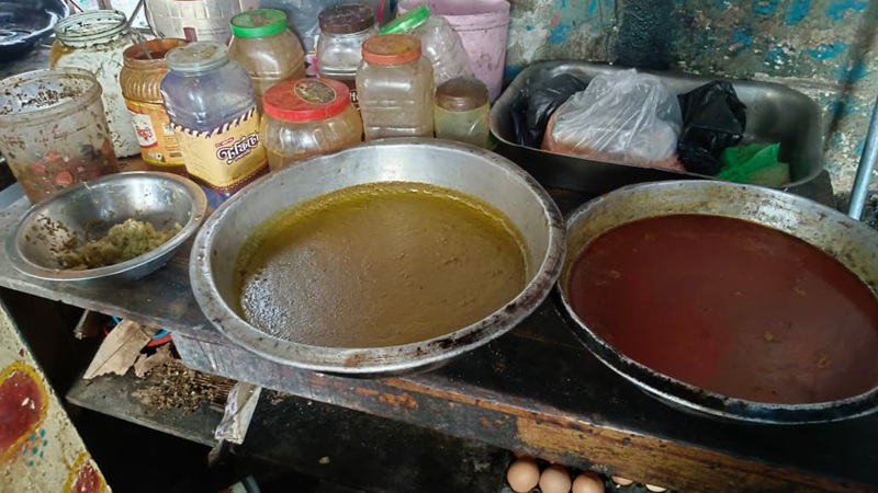 পচা খাবার, মেয়াদোত্তীর্ণ পণ্য: চট্টগ্রামে ৪ প্রতিষ্ঠানের জরিমানা