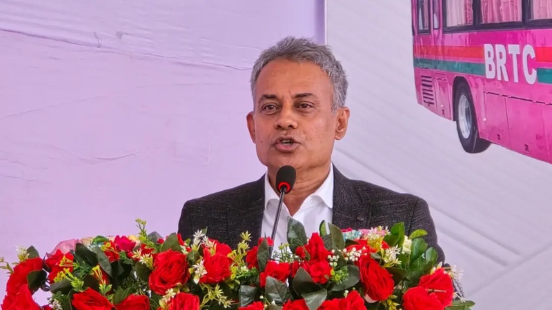রাজধানীতে নারীদের জন্য ‘পিংক বাস’ চালু