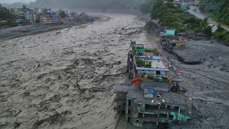 নেপাল-তিব্বতে বন্যায় মৃত ৯০০ ছাড়াল, নিখোঁজ ৪৭০০