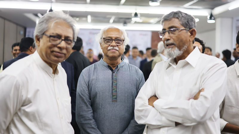 টাইমসের সংবাদ পরিবেশন-বিশ্লেষণের প্রশংসায় রুহিন হোসেন প্রিন্স