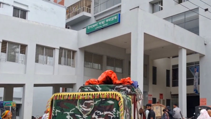 চলন্ত মোটরসাইকেলে ভিডিও বানাতে গিয়ে যুবক নিহত