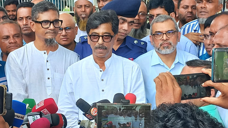 দেশে সারের সংকট নেই, মজুতের চেষ্টা করলে ব্যবস্থা: কৃষি মন্ত্রী