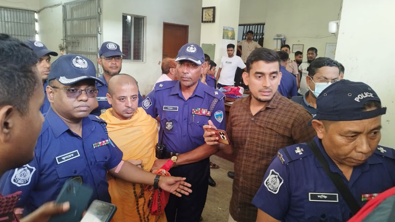 প্যারোলে ৫ ঘণ্টার মুক্তি পেলেন চিন্ময়