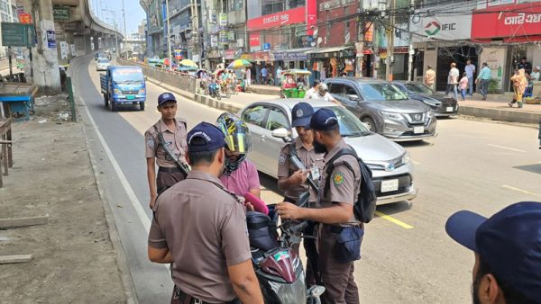 রাজধানীর বিভিন্ন স্থানে ককটেল বিস্ফোরণের ঘটনায় নিরাপত্তা জোরদার