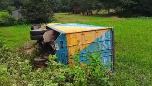গাজীপুরে কাভার্ডভ্যান-সিএনজি সংঘর্ষে নিহত ৪