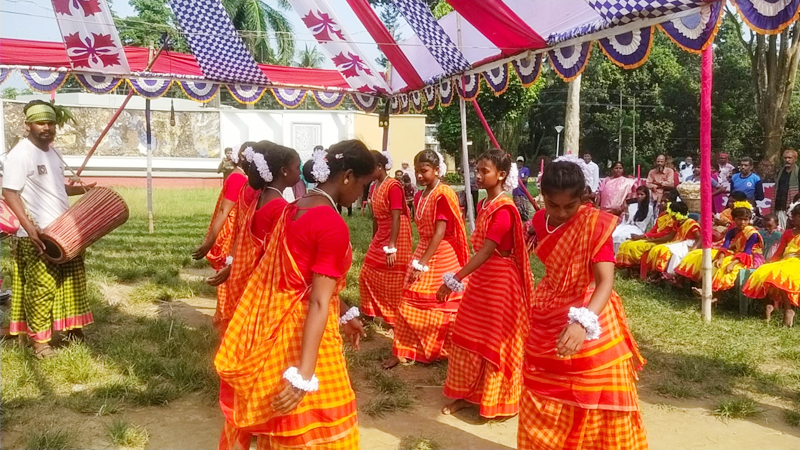রাবিতে ওরাঁও সম্প্রদায়ের ‘করম পূজা’ উদযাপন