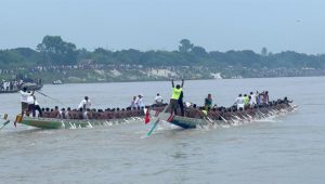 চার বছর পর গড়াই নদীতে ফিরল নৌকাবাইচ