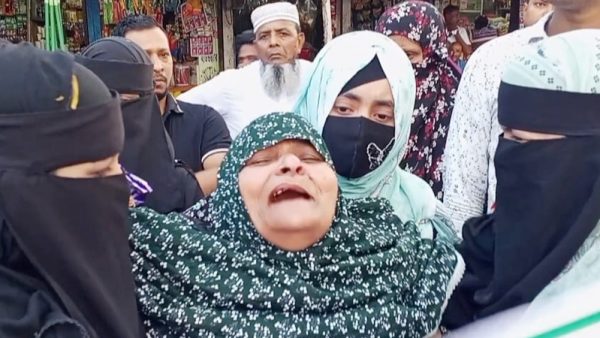 ৩১ লাখ টাকা নিয়েও ফেরেনি ছেলে, লাশের অপেক্ষায় বৃদ্ধা মা