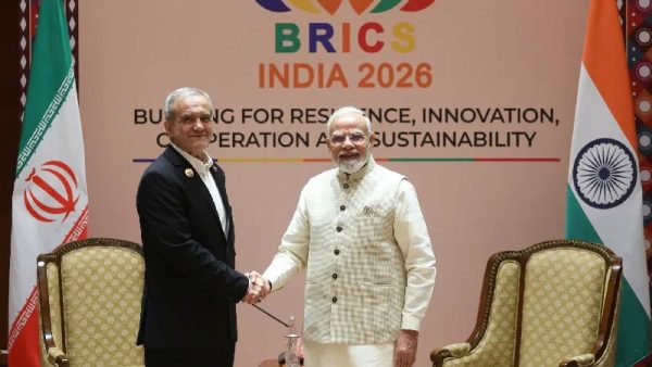 ইরানের জনগণ আত্মসমর্পণ করবে না: পেজেশকিয়ান