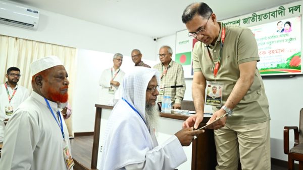 নিজ আসনের ধর্মীয় প্রতিষ্ঠানে অনুদান দিলেন প্রধানমন্ত্রী