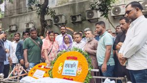 সহকর্মীদের শ্রদ্ধায় সাংবাদিক পুলক চ্যাটার্জির শেষ বিদায়