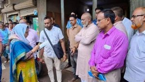 গাইবান্ধায় অসুস্থ গরু জবাই করে মাংস বিক্রি, বিক্রেতাকে জরিমানা
