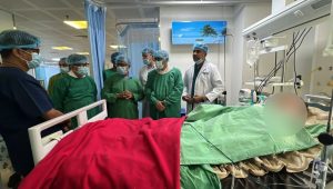 চীনা নাগরিকসহ অগ্নিদগ্ধ দুজনের খোঁজ নিলেন স্বাস্থ্যমন্ত্রী