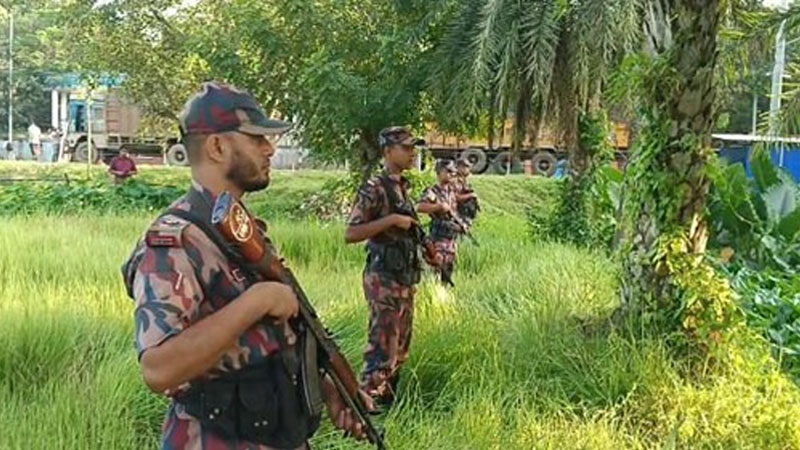 ‘পিচ্চি রাজা’র সীমান্ত পার হওয়া ঠেকাতে সাতক্ষীরায় টহল জোরদার