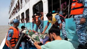 মেঘনায় অসুস্থ নারীকে উদ্ধার করে হাসপাতালে নিল কোস্ট গার্ড
