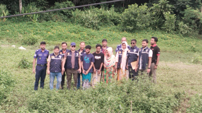 হত্যার পর স্যুটকেসে না ধরায় প্রেমিকার মরদেহ দুই খণ্ড করেন প্রেমিক